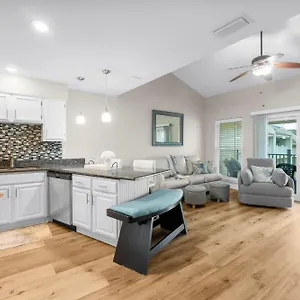 https://7-e-two-bedroom-condo.panamacity-beachhotels.com